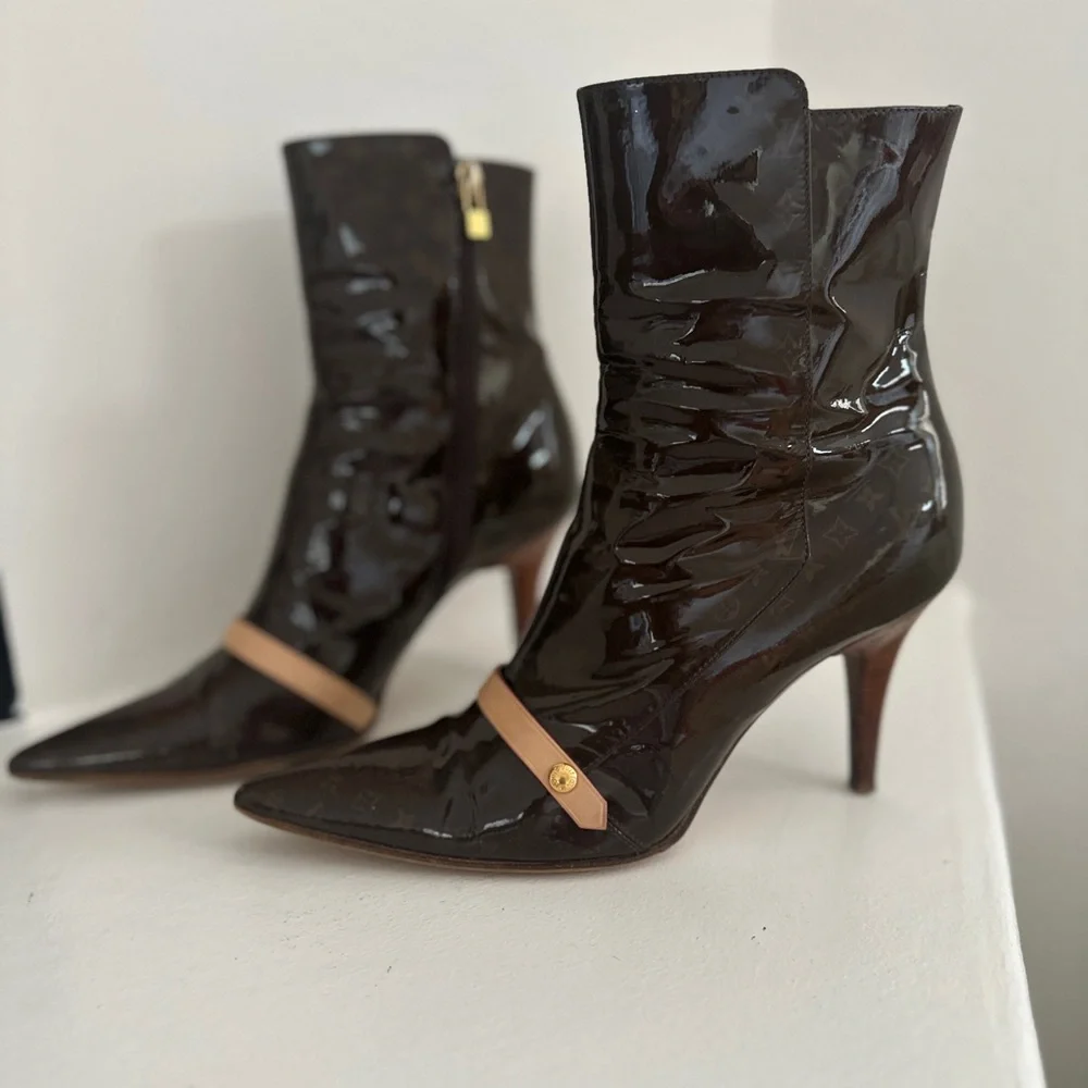 LOUIS VUITTON 🔒 LV Monogram Brown Patent Ankle Boots with Lock Charm Zip Sz 37.5 - Picture 10 of 11
